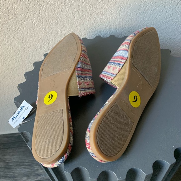 $19🔥NWT slip on pointe shoes size 9p - Picture 3 of 3